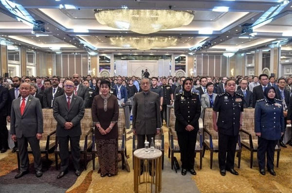 Thủ tướng Tun Dr Mahathir Mohamad kêu gọi Malaysia xây dựng một quốc gia liêm chính và không cho phép tham nhũng tràn lan khiến đất nước bị tổn hại thêm một lần nữa. Ảnh: Bernama