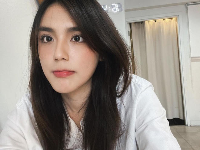 Thiếu nữ 9X nhận được vô số lời ngợi khen bởi tính cách hồn nhiên, nhí nhảnh và mang đến nguồn năng lượng tích cực cho mọi người. 