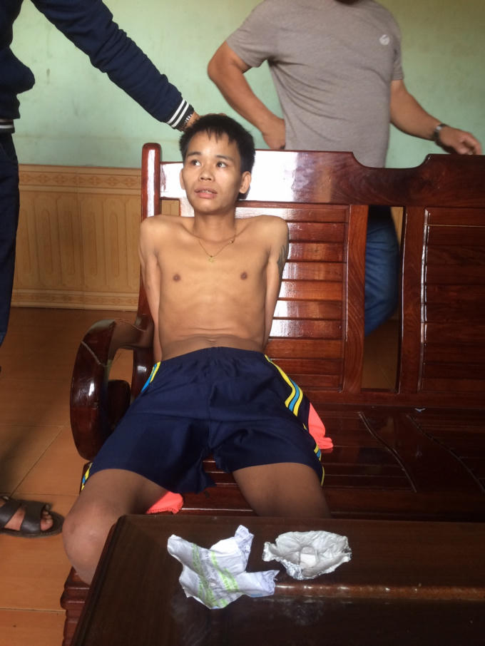 Đối tượng Nguyễn Gia Tường bị bắt với tang vật là 2 gói ma túy.