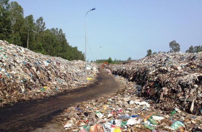 Những bãi rác truyền thống luôn là vấn đề nhức nhối của Việt Nam.