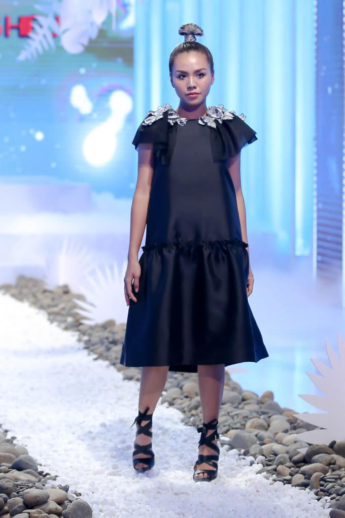 Minh T&uacute; lớn tiếng khuy&ecirc;n Lan Khu&ecirc;