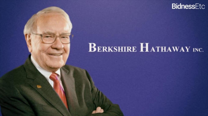 Tỷ phú Warren Buffett, Giám đốc điều hành công ty đầu tư Berkshire Hathaway xếp vị trí thứ tư trong danh sách bình chọn của Forbes. Ước tính giá trị vốn hóa thị trường của công ty Berkshire Hathaway là 409 tỷ USD.