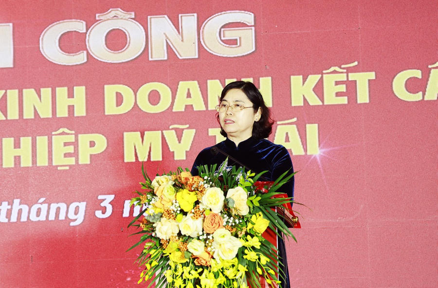 Phó Chủ tịch Thường trực HĐND tỉnh Trần Thị Hằng phát biểu tại Lễ khởi công.