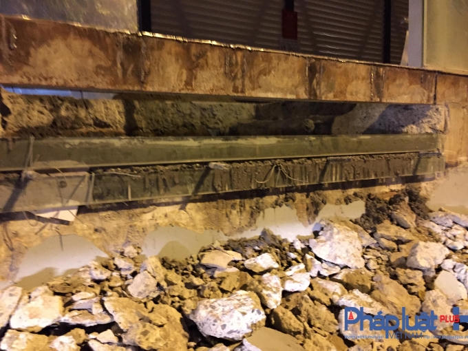 Nh&agrave; chờ bu&yacute;t nhanh ngh&igrave;n tỷ thi c&ocirc;ng sai, phải đập đi l&agrave;m lại