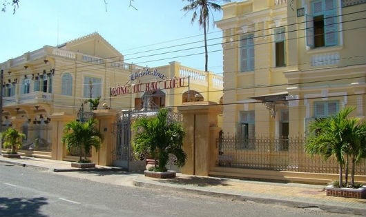 Khu nhà công tử Bạc Liêu nay là Khách sạn Công tử Bạc Liêu.