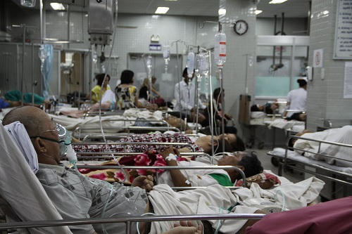 Khoa cấp cứu Bệnh viện Chợ Rẫy luôn trong tình trạng quá tải