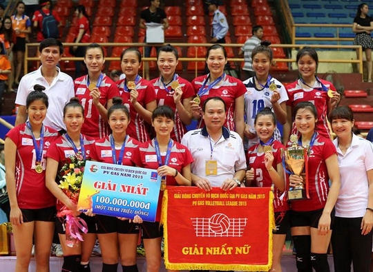 Thầy trò HLV Phạm Văn Long không còn giữ được vị trí vô địch Cúp Hùng Vương năm 2016. Ảnh: Thông tin LVPB