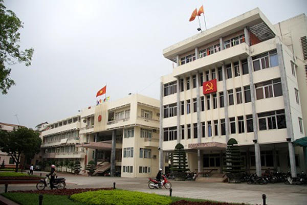 Trụ sở UBND TP. Bắc Giang - nơi có nhiều cán bộ làm trái Nghị định của Thủ tướng Chính phủ nhưng chỉ tự kiểm điểm, rút kinh nghiệm.