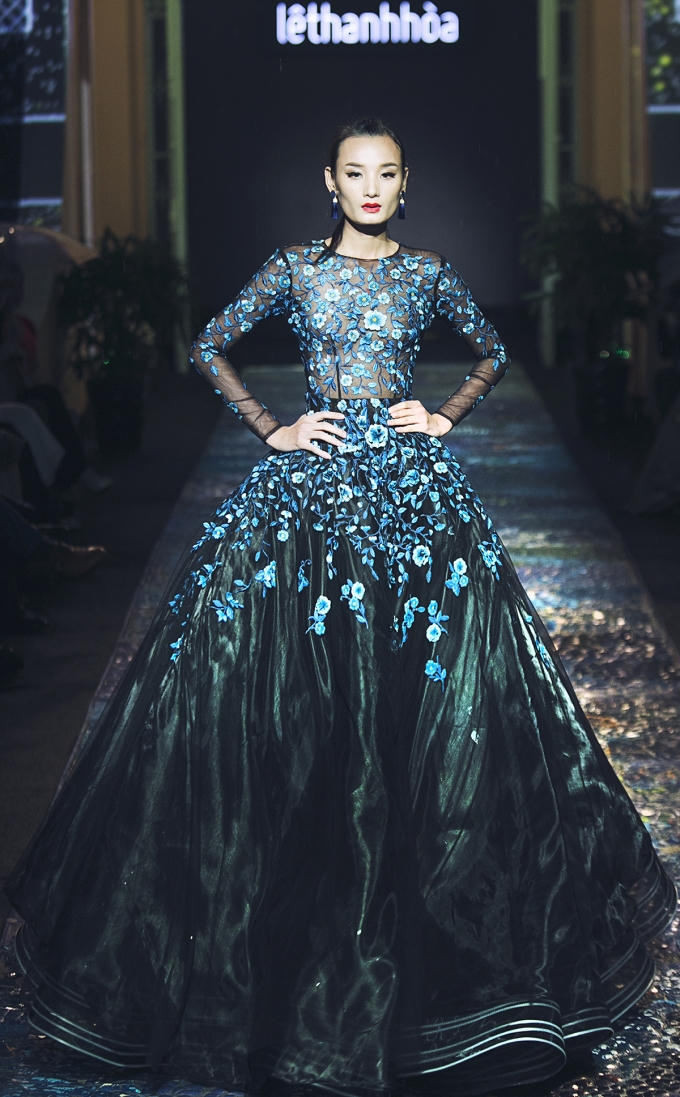 Siêu mẫu Lê Thúy.