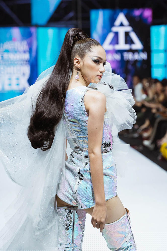Hương Giang: Hành trình từ nam sinh vô danh tới hoa hậu 'bạc tỷ' - ảnh 12