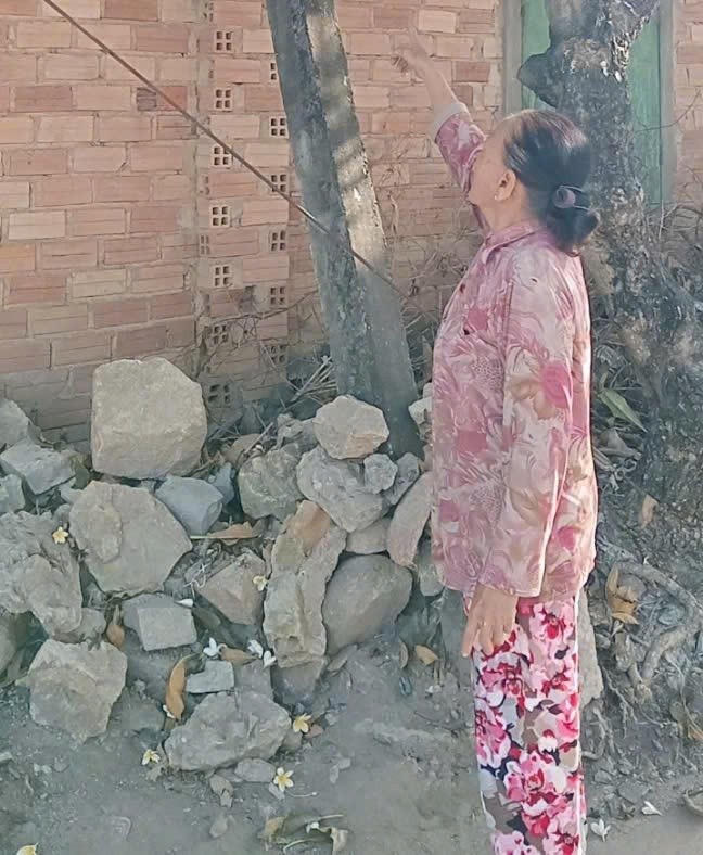 Bà Lê Thị Bình đang gặp rất nhiều khó khăn về đời sống kinh tế và chỗ ở.