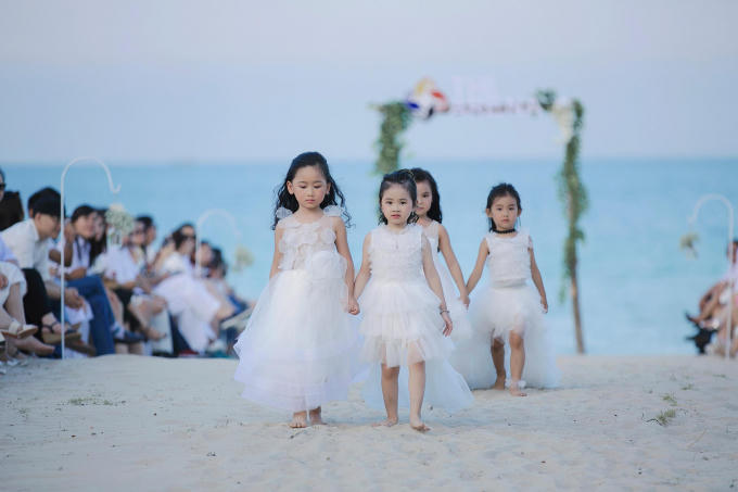 Không gian biển mùa thứ 6.