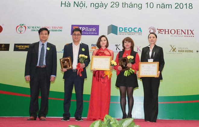 Các tác giả nhận giải 3 của cuộc thi.