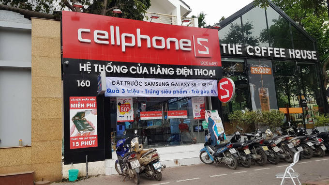 Hệ thống cửa hàng điện thoại CellphoneS 160 Nguyễn Khánh Toàn, nơi anh T. mua máy.
