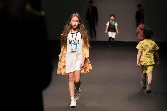 Xu&acirc;n Lan đưa 4 học tr&ograve; nh&iacute; đến Shanghai Fashion Week