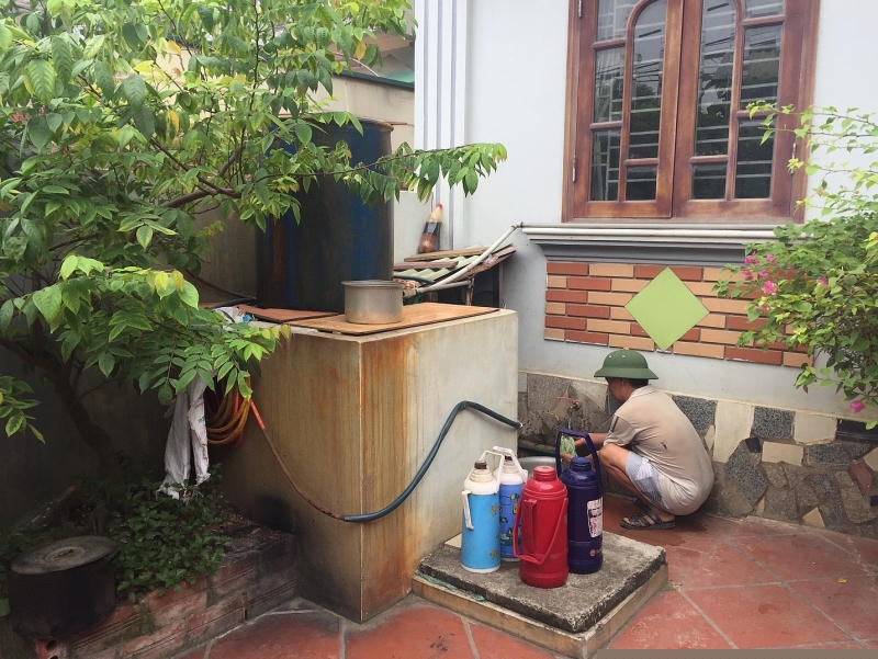 Hàng trăm nghìn hộ dân khu vực ngoại thành Hà Nội vẫn chưa được sử dụng nước sạch.
