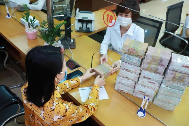 Dự kiến, ngành ngân hàng vẫn có thưởng Tết cao trên 100 triệu đồng (Ảnh Nguyễn Hiền).