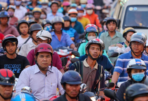 TS Phạm Xuân Mai cho rằng xe máy chính là thủ phạm gây kẹt xe tại TP HCM vì số lượng quá nhiều, trong khi diện tích đường không đủ. Ảnh: L.G