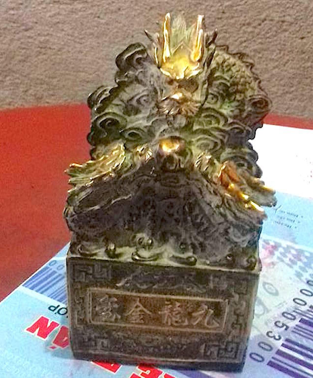 Ngắm vật lạ nghi là ngọc tỷ của vua chúa thời xưa