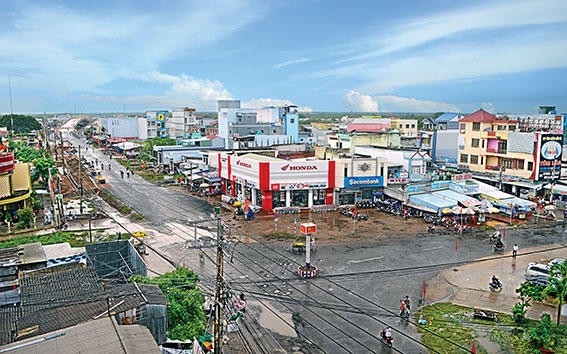 Việc sớm triển khai và hoàn thành Dự án Cảng biển tổng hợp Hòn Khoai có ý nghĩa đặc biệt quan trọng gắn với việc đầu tư Khu kinh tế Năm Căn. Ảnh: Một góc đô thị Năm Căn.