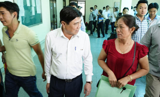 Chủ tịch UBND TPHCM đối thoại cùng người dân Thủ Thiêm để giải quyết chính sách cho người dân liên quan đến dự án Khu đô thị mới Thủ Thiêm.