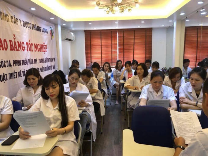 Các học viên theo học các ngành theo tín chỉ, bằng của trường trung cấp y dược Thăng Long.