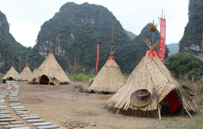 Tái hiện hình ảnh nhà chòi trong phim. (Ảnh: Ninh Đức Phương/TTXVN)