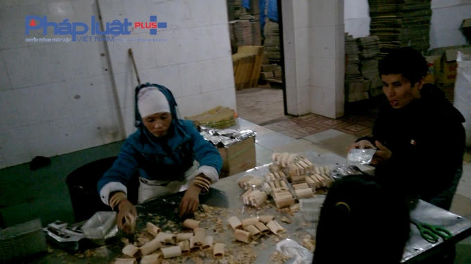 Người lao động không có trang thiết bị bảo hộ đúng quy định ATVSTP.