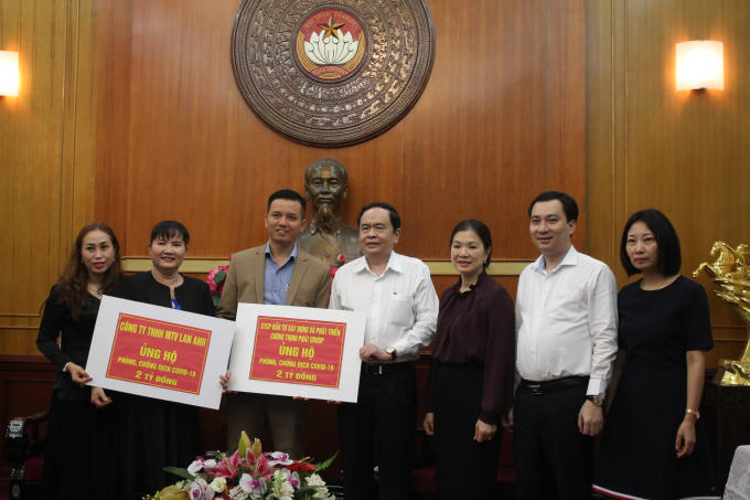 Các doanh nghiệp cùng chung tay phòng chống dịch Covid-19.