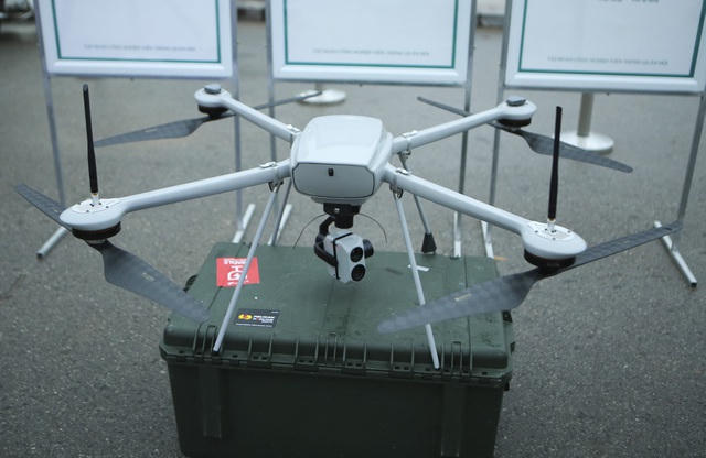 Chiếc VUA - QL1 có khối lượng cất cánh tối đa 11kg, bay liên tục 1 tiếng đồng hồ, với vận tốc lên tới 40km/h, bán kính hoạt động 15km.