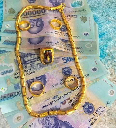 Số tiền và vàng được thầy Cường nhặt được và trả lại cho khổ chủ sự thật là câu chuyện "chém gió" không có thật của thầy Cường.