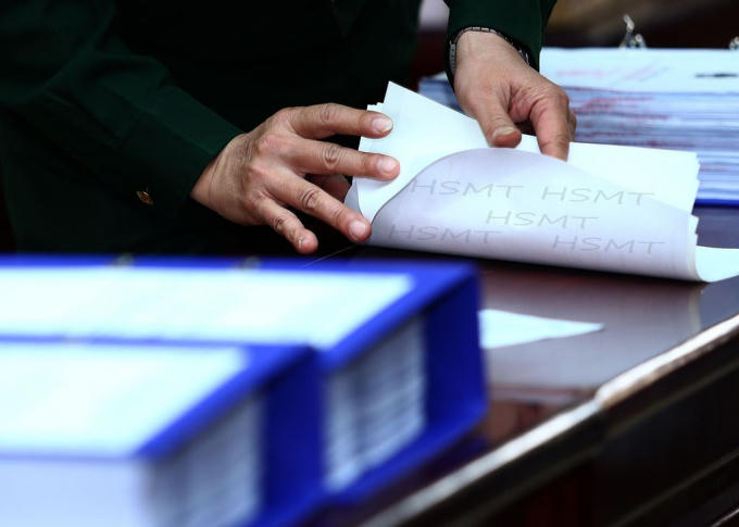 Chi&ecirc;u thức &ldquo;r&uacute;t ruột&rdquo; HSMT khi b&aacute;n cho nh&agrave; thầu lạ được kh&ocirc;ng &iacute;t b&ecirc;n mời thầu v&agrave; chủ đầu tư sử dụng để g&acirc;y kh&oacute; dễ cho nh&agrave; thầu. Ảnh: Nh&atilde; Chi.