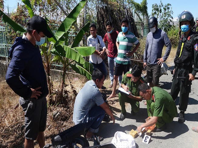 Tổ công tác của Công an tỉnh An Giang đã đã ngăn chặn, triệt phá thành công vụ vận chuyển trái phép gần 51 kg vàng 9999 qua biên giới Việt Nam - Campuchia. Ảnh: Báo Pháp luật TP Hồ Chí Minh