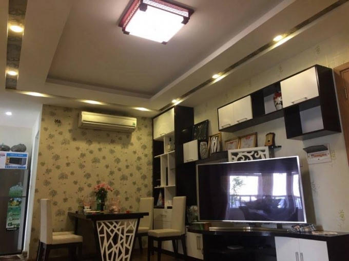 Phòng khách rộng rãi và tiện nghi.