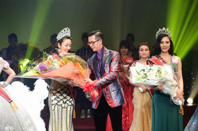 Nhật Phượng đoạt giải Hoa hậu Doanh nhân Thái Bình Dương 2018.