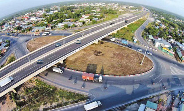 Chính phủ đề xuất chuyển đổi hình thức đầu tư 8 dự án thành phần của cao tốc Bắc - Nam từ PPP sang đầu tư công, nhưng Ủy ban Thường vụ Quốc hội không tán thành