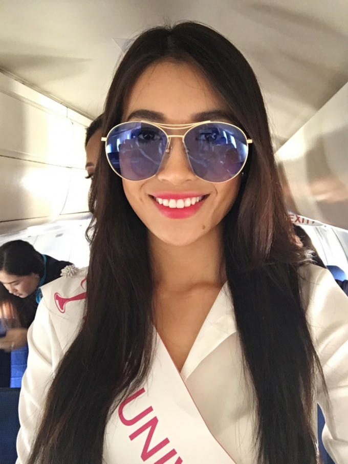 &Aacute; hậu Lệ Hằng tự tin diện bikini đọ d&aacute;ng c&ugrave;ng th&iacute; sinh Miss Universe