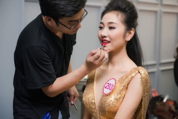 Hầu hết các thí sinh tham gia cuộc thi này đều rất trẻ, và trong độ tuổi sinh viên.