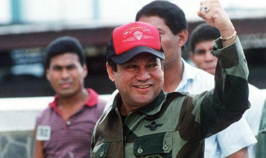 Ông Manuel Noriega vui mừng sau khi thoát khỏi vụ đảo chính hụt tháng 10/1989