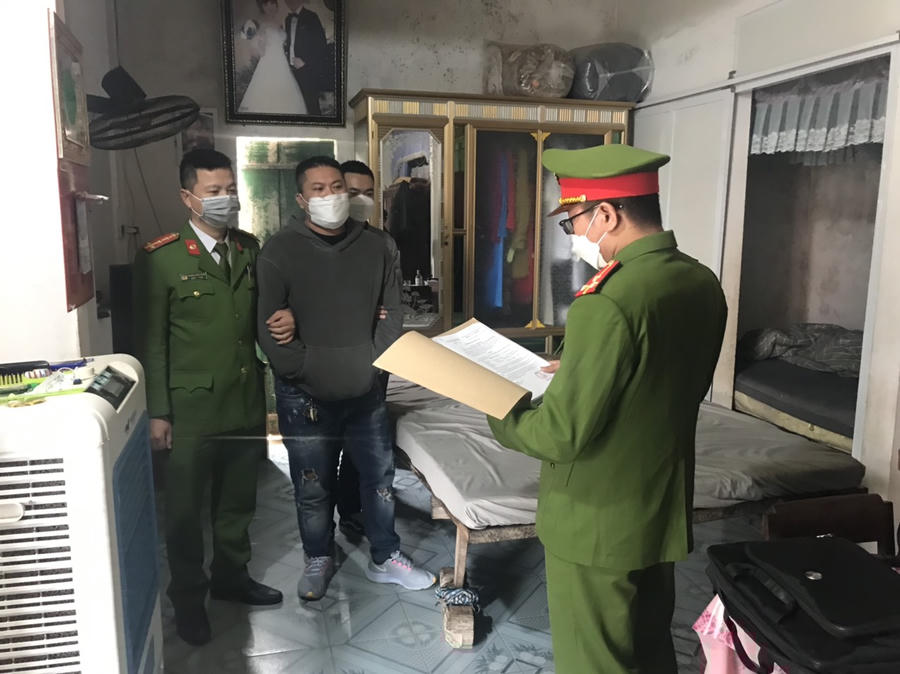 Cơ quan Cảnh sát điều tra Công an TP. Đồng Hới tiến hành lệnh khám xét nơi ở của Trương Tuấn An.