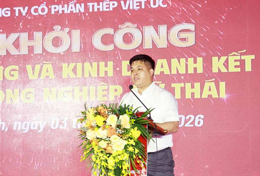 Ông Đỗ Mạnh Hiếu, Giám đốc Công ty Cổ phần Thép Việt Úc phát biểu tại Lễ khởi công.