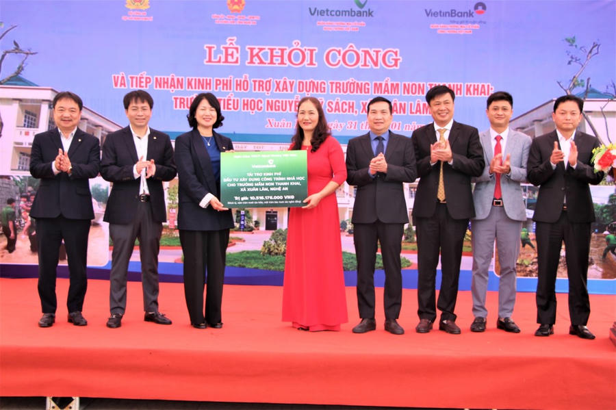 Hơn 10.5 tỷ đồng được Ngân hàng Vietcombank tài trợ xây dựng trường học tại xã Xuân Lâm.