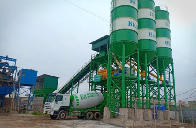 Nhà điều hành, trạm trộn bê tông xây dựng trái phép ở xã Bồng Lai