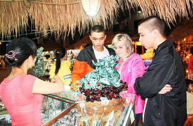Phố đi bộ Nha Trang làm phong phú sản phẩm phục vụ du lịch của tỉnh Khánh Hoà