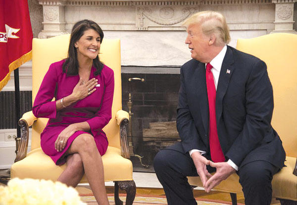 Bà Haley và ông Trump tại buổi thông báo về việc từ chức.