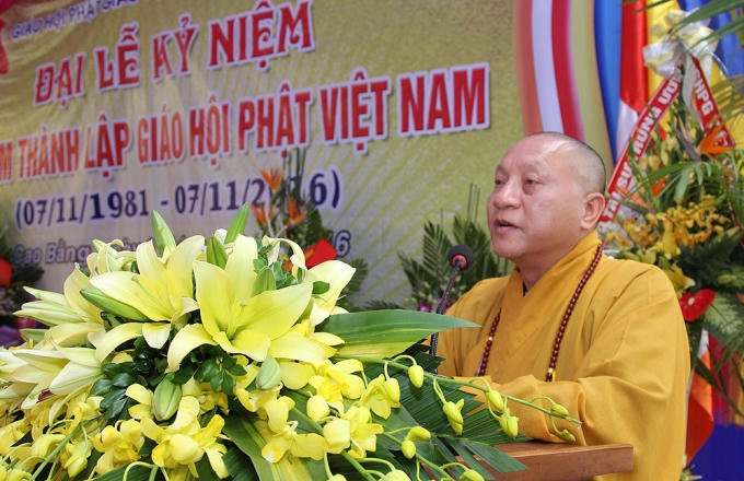 Hòa thượng Thích Gia Quang, Phó Chủ tịch HĐTƯ TWGHPG VN, Trưởng ban Trị sự Phật giáo Cao Bằng đọc diễn văn khai mạc Lễ kỷ niệm.