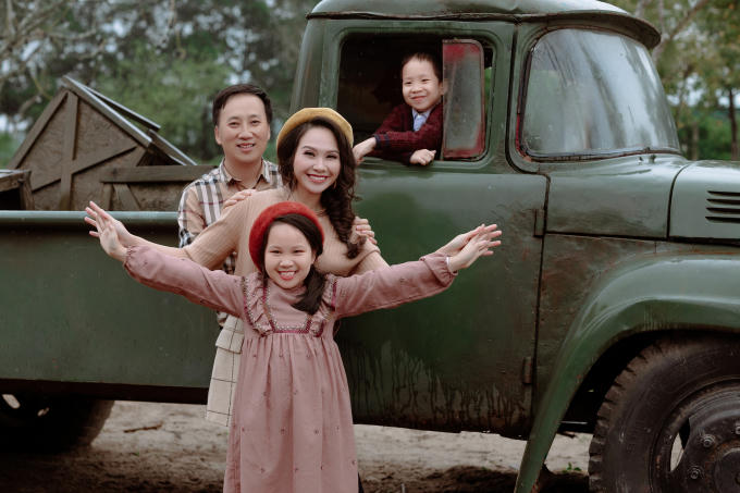  Ông xã Thế Anh là người đàn ông chỉn chu và luôn chăm lo gia đình. 