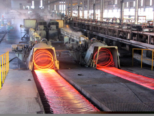 5 tháng đầu năm 2021, sản xuất và tiêu thụ thép các loại tăng mạnh. Ảnh Internet