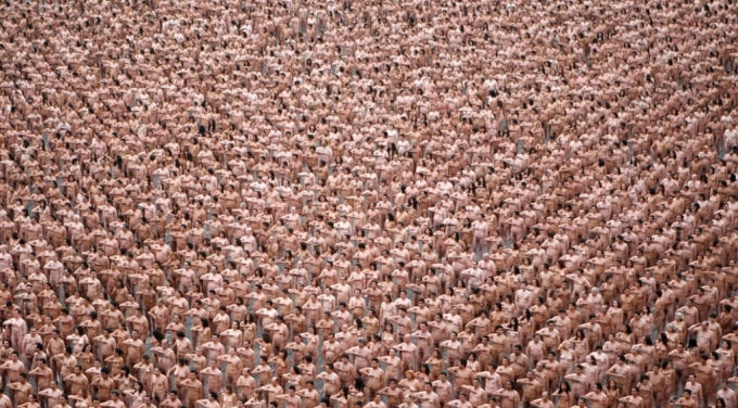 Gần 20.000 tình nguyện viên khỏa thân chụp ảnh trong chiến dịch của nhiếp ảnh gia Spencer Tunick ở quảng trường Zocalo, thủ đô Mexico City (Mexico) năm 2007. (Ảnh: AFP)