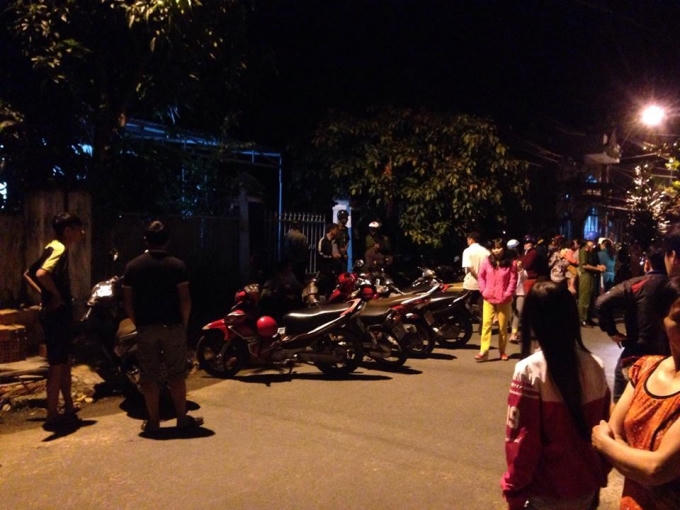 Hiện trường bên ngoài vụ giết người. ảnh CTV